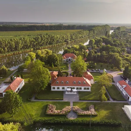 Bed & Breakfast Hercegasszony Birtok Mezotur